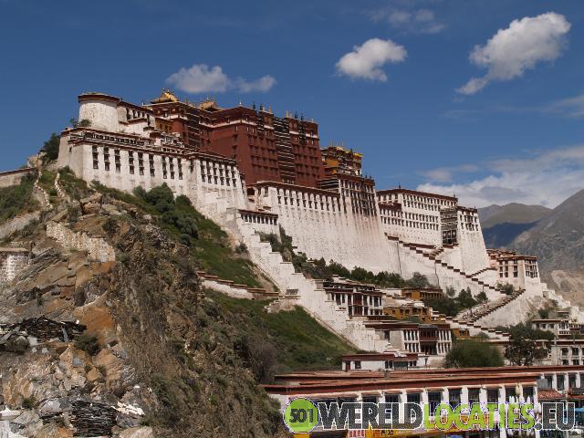 Het Tibetaanse Potala Paleis in Lhasa