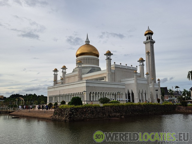 Brunei | The Mosques of Bandar Seri Begawan