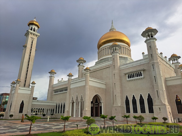 Brunei | The Mosques of Bandar Seri Begawan