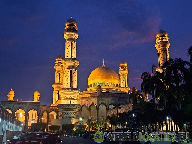 Brunei | The Mosques of Bandar Seri Begawan